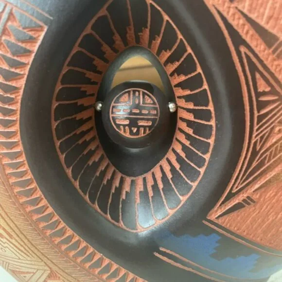 Laguna Pueblo Indian Hand Etched pottery/vase by J.R & Diane Aragon-signed